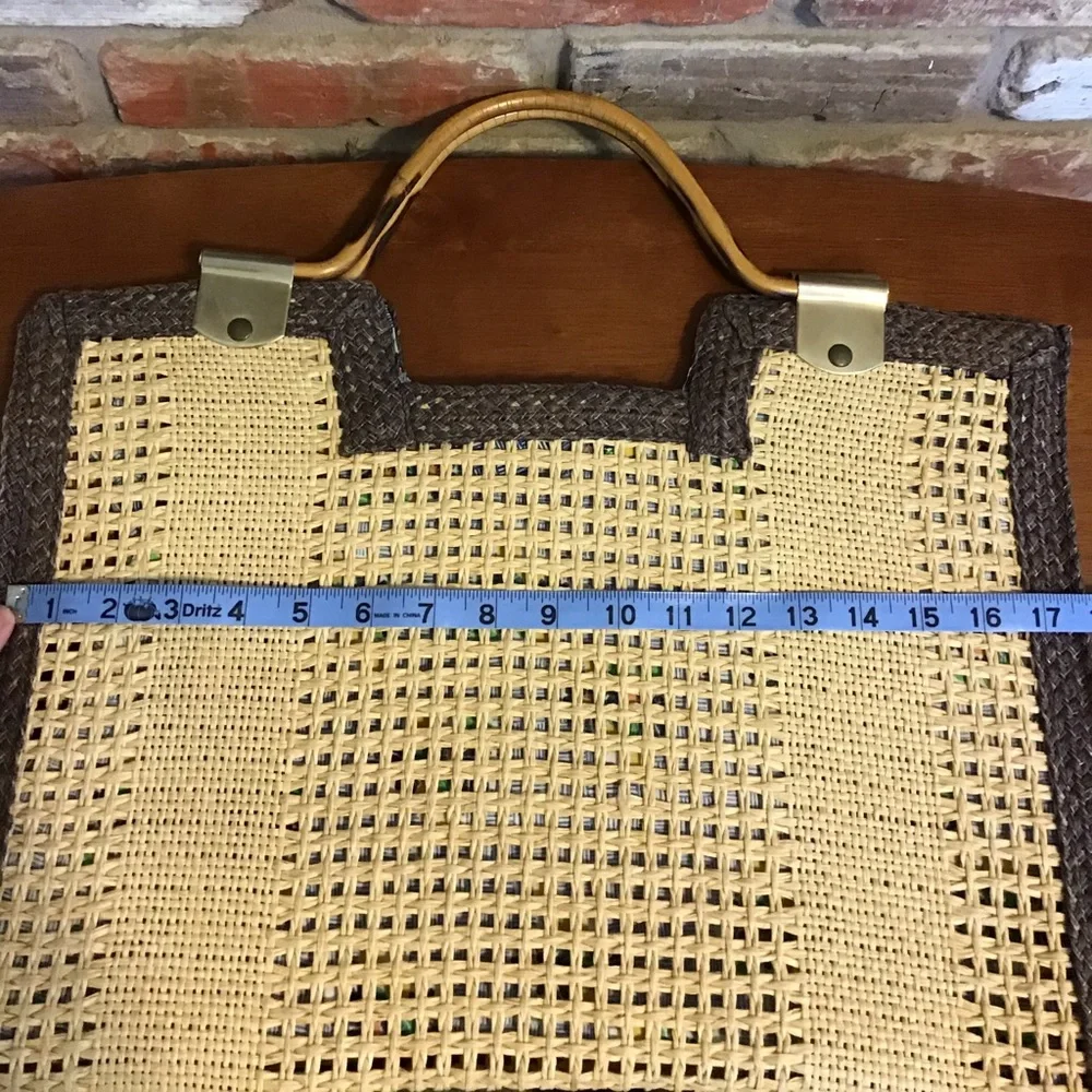 VINTAGE Woman's Boho Woven Grass Basket Bamboo Handles Tote Bag - Picture 4 of 4